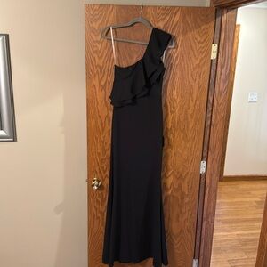 Long evening-gown one shoulder black dress